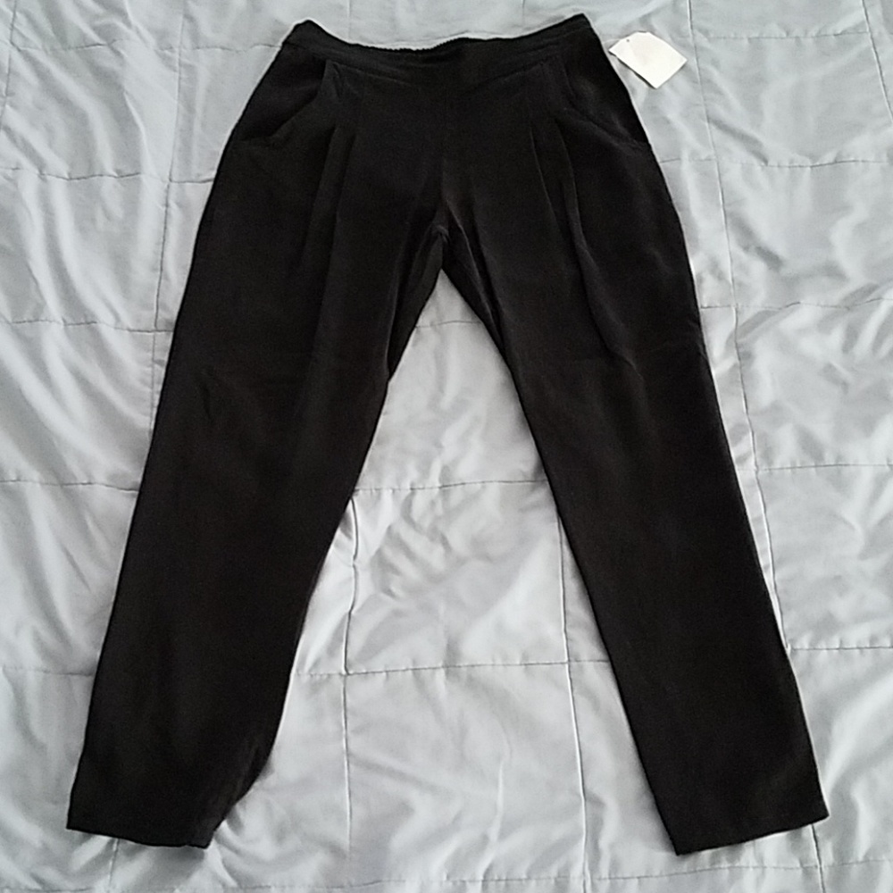 NWTS YORK PANTS. SIZE XS
